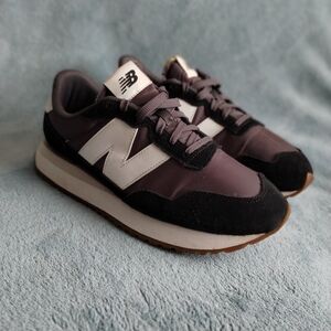New Balance Sneakers | Charcoal & Black | Size 8.5 Men / 10 Women